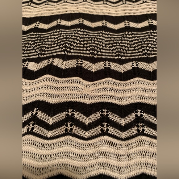 Crochet Mini-Midi Black & Cream Sleeveless Dress - Picture 15 of 16